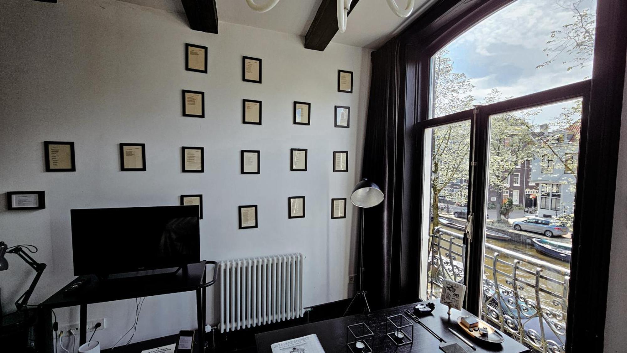 The Black Beauty Private Studio With Canal View From 1799 Amsterdam Exterior photo